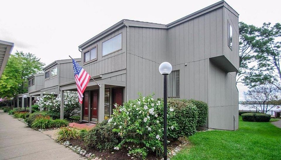 1st image of 9697 Harbour Cove Ct