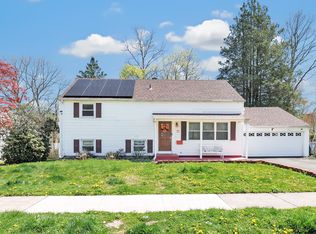 35 Pembroke Rd, Hamden, CT 06514