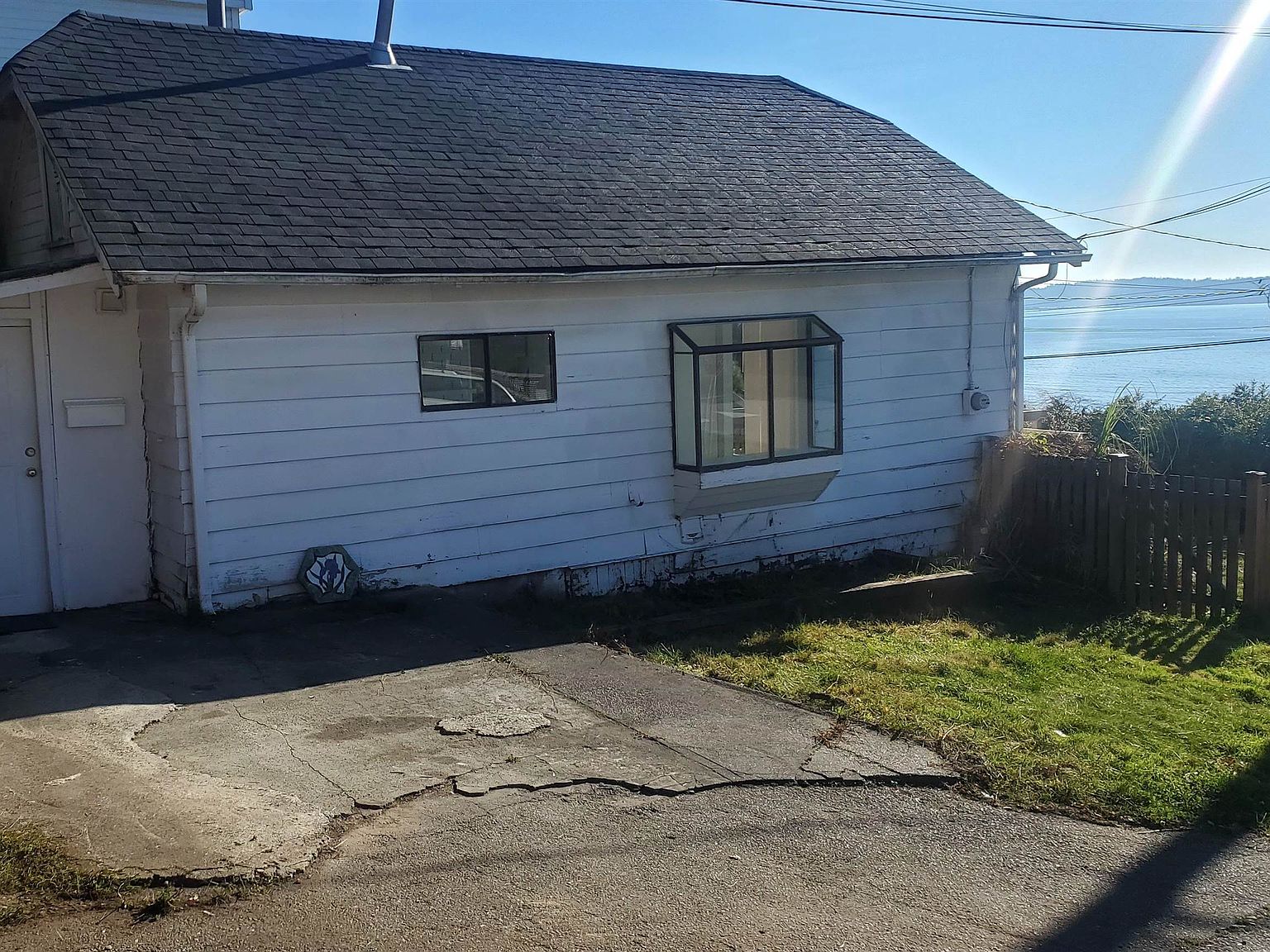 15475 Victoria Ave, White Rock, BC V4B 1H6 MLS R2828547 Zillow