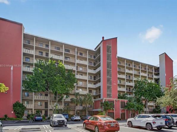 2206 S Cypress Bend Dr APT 301, Pompano Beach, FL 33069