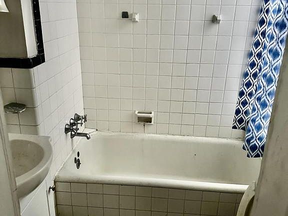 2nd image of 1244 Perkiomen Ave #2FR
