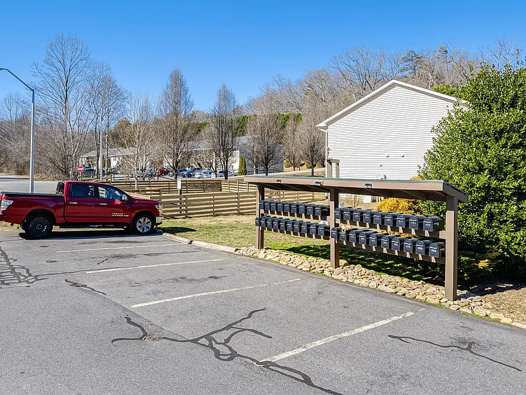 Creekside at Asheville — Photo 14