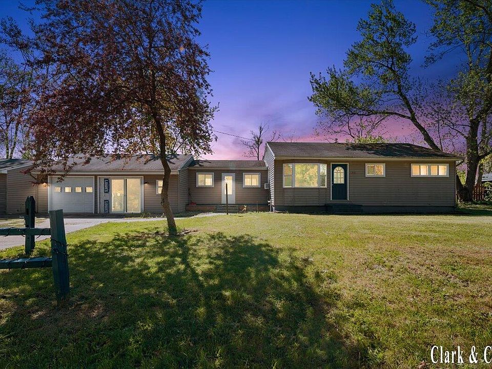 1st image of 146 Carleton Dr S