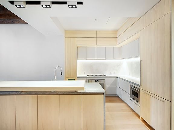 4th image of 100 Vandam St #4B
