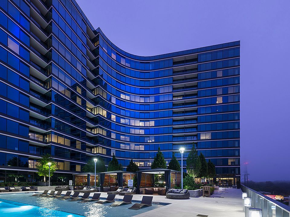 6th Floor Pool
