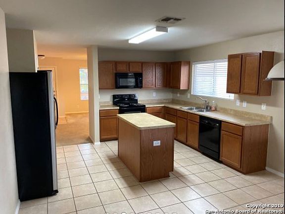 4th image of 5815 Valparaiso Way