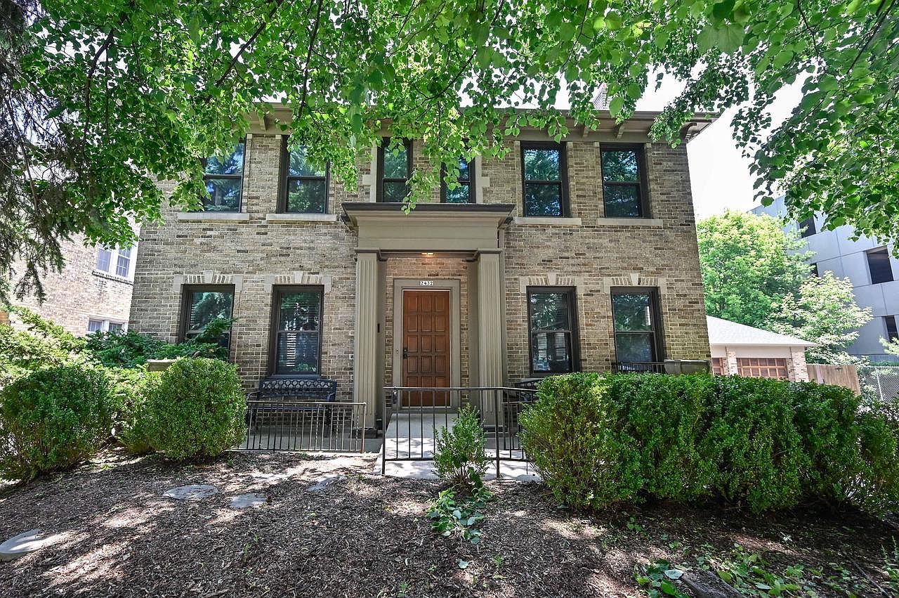 2432 North Lake DRIVE, Milwaukee, WI 53211 Zillow