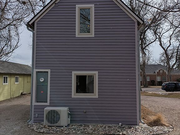 3rd image of 548 1/2 Mountain Ave