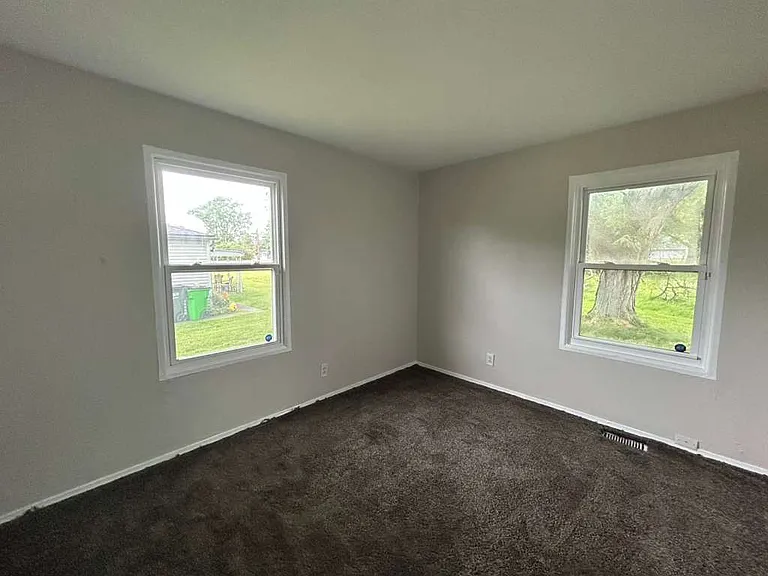 23345 Comstock Rd — Photo 7