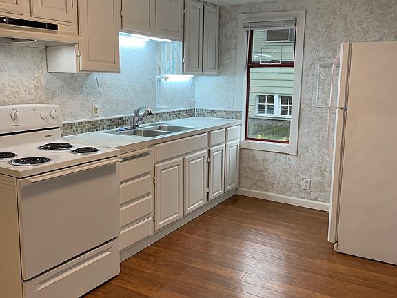 4th image of 1511 23rd St #1511