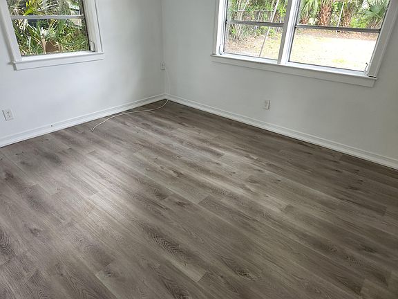 5th image of 1704 Gillis St