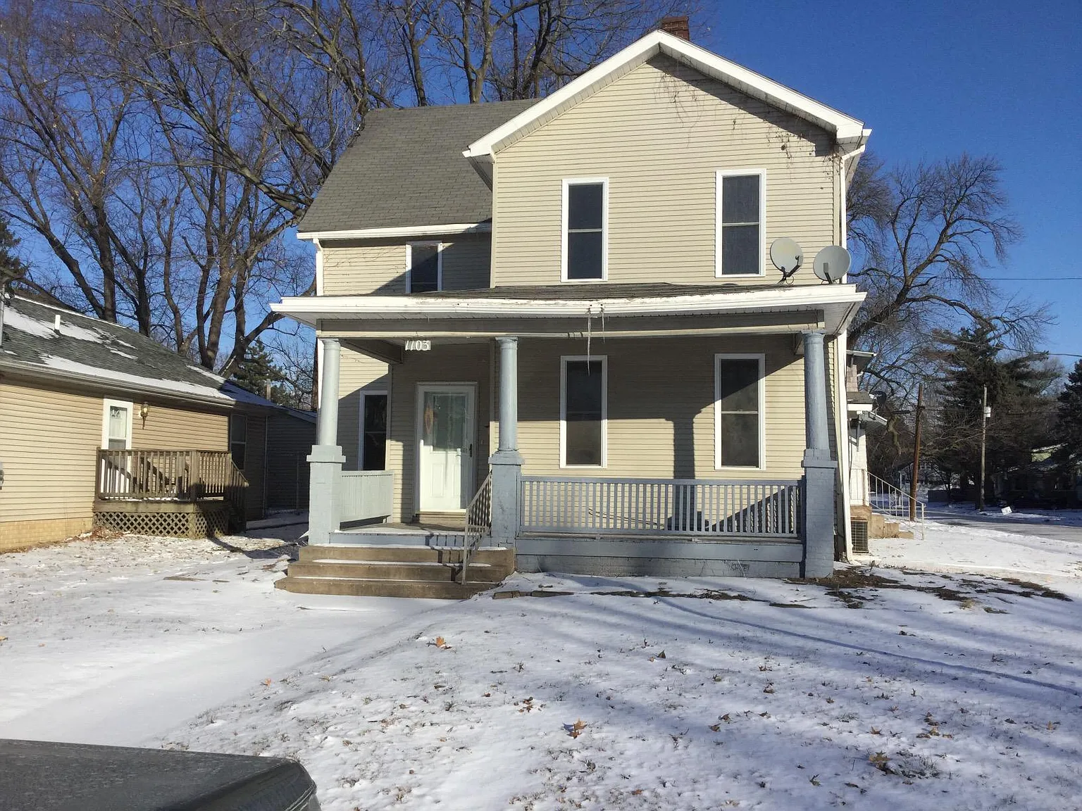 1103 W Columbia Ter photo 1