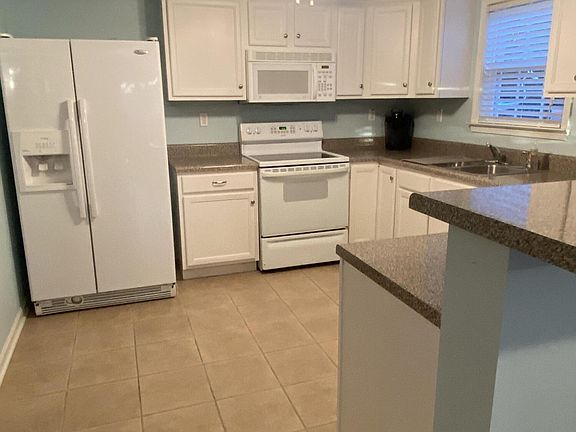 5th image of 137 NE 17th Street