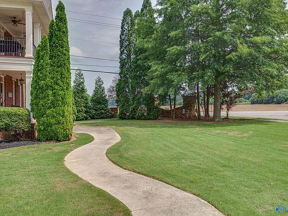 4th image of 100 Waterchase Dr