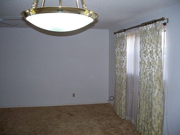3rd image of 1715 W Gastel Cir