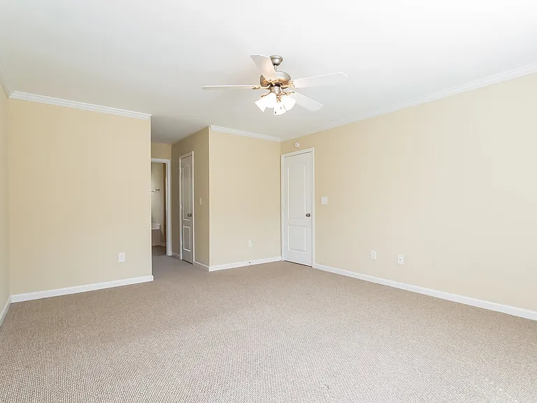 4050 Grandover Dr — Photo 10