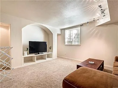 4039 E Geddes Cir — Photo 13