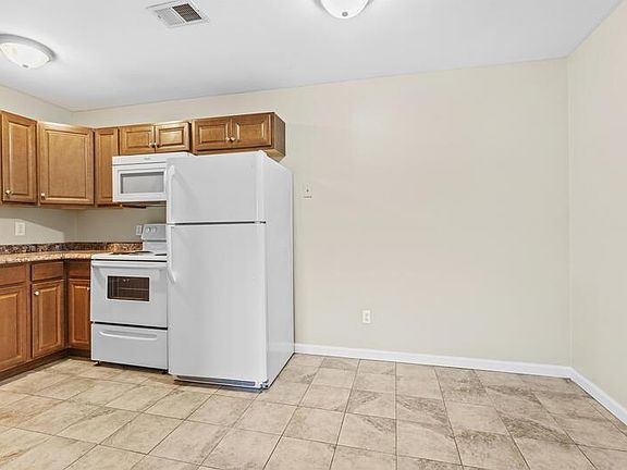 3rd image of 23210 Huron River Dr APT 1