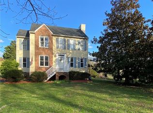 9712 Snowhill Rd, North Chesterfield, VA 23235