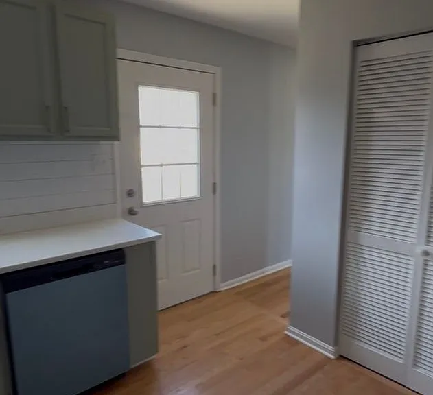 163 Grandview Dr — Photo 8
