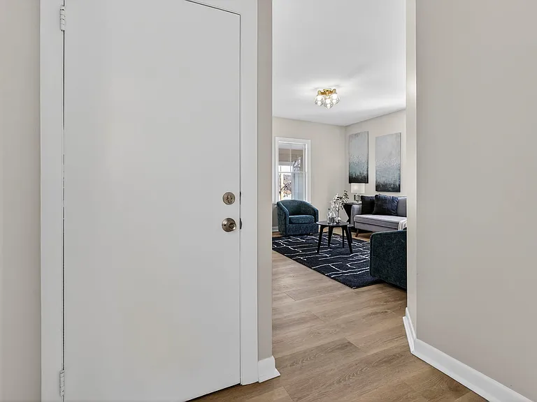 318 Charles St #2 — Photo 9