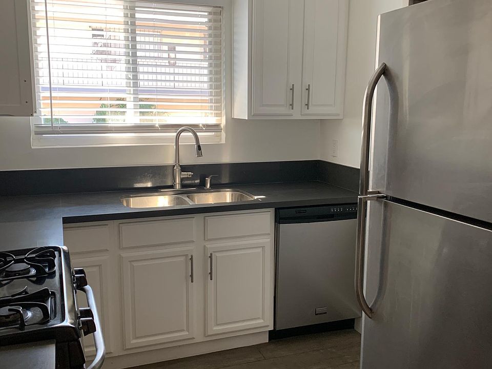 1st image of 7114 Hawthorn Ave APT 9