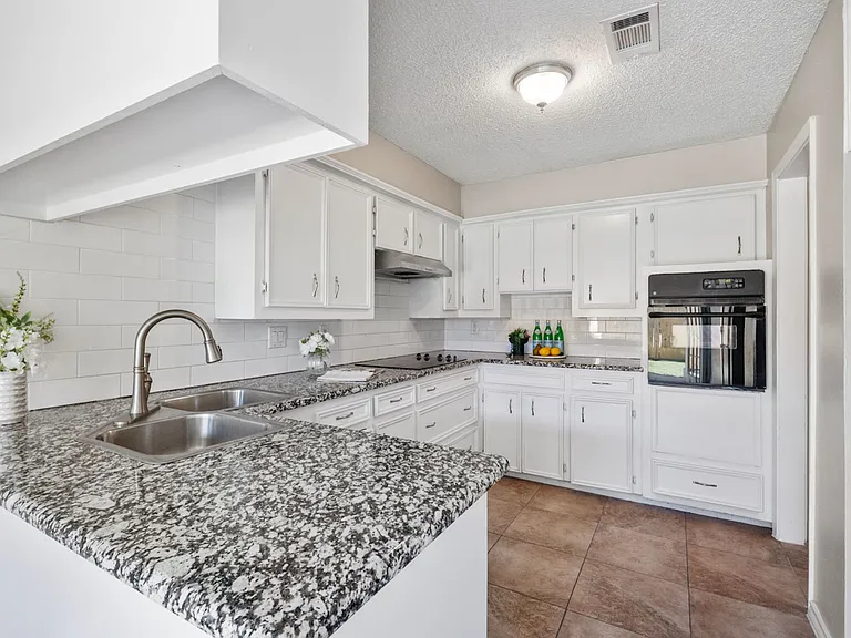 308 Candlewood Pl — Photo 20
