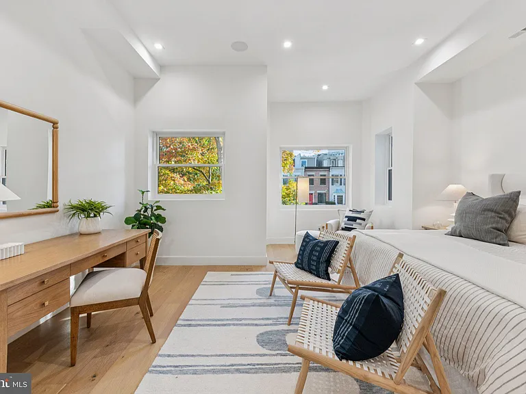 2507 I St NW — Photo 12