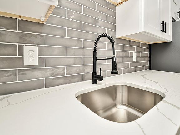 4th image of 349 Adams St #2