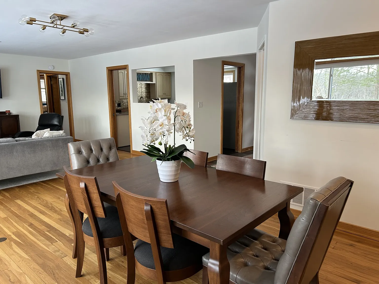 4 bed, 2159 sqft, $5,000 — Photo 3