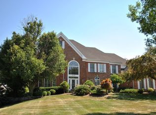 2122 White Lane Dr, Chesterfield, MO 63017