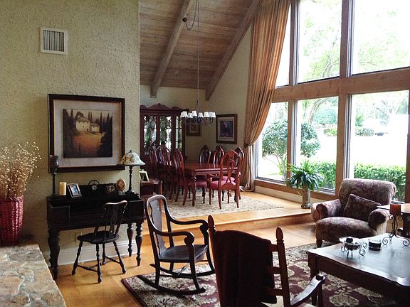 3rd image of 401 Sweetwater Club Blvd