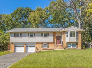 3106 Waterside Ln, Alexandria, VA 22309