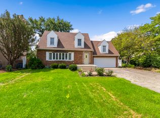 1801 W Carriage Ct, Addison, IL 60101