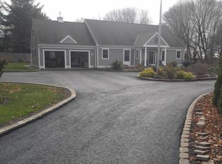 238 Honeyman Ave, Middletown, RI 02842