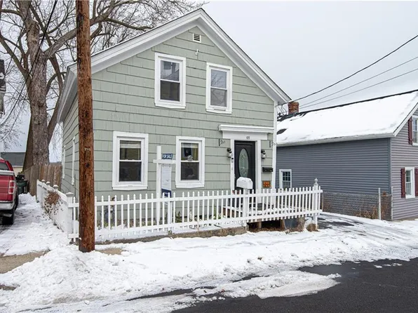 99 Church St, Woonsocket, RI 02895