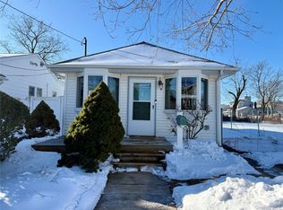 3 Sperry St W, East Rockaway, NY 11518