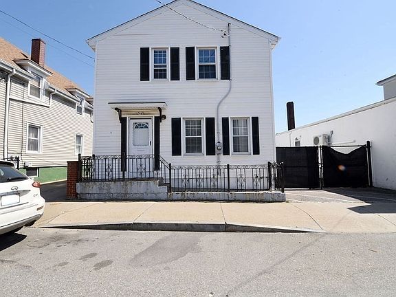4th image of 160 Belleville Ave