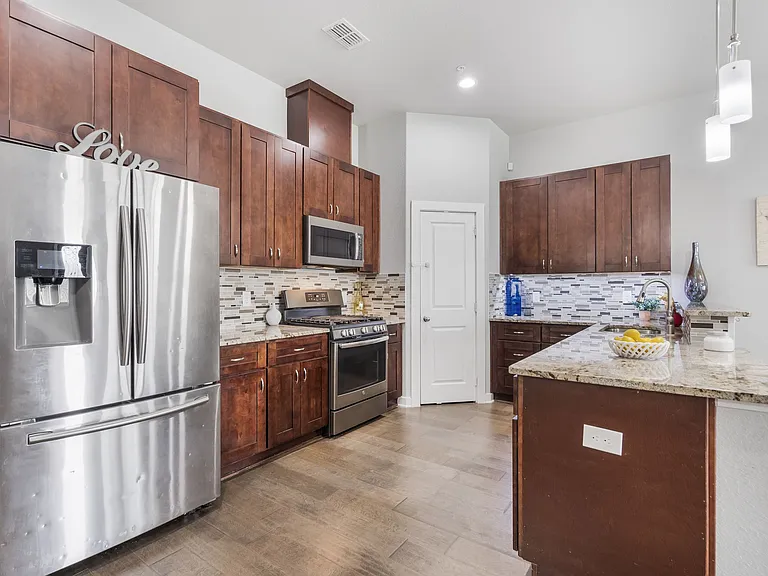 5871 Rivendell Dr — Photo 4
