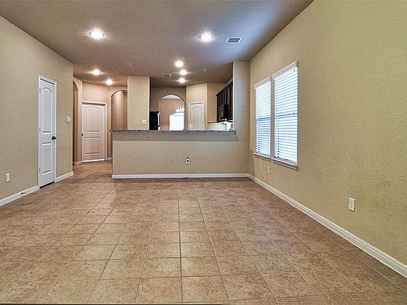 5th image of 18412 Sunrise Oaks Ct
