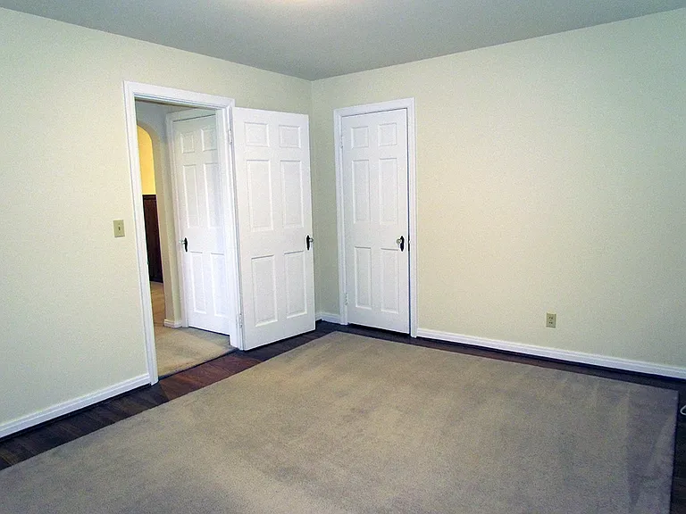 3921 Saint James Ave #1 — Photo 6