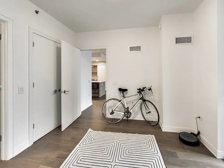 211 N Harbor Dr #403 — Photo 15