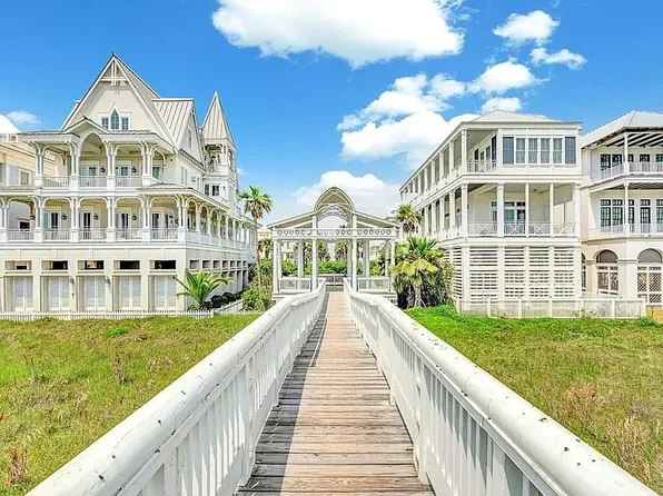 823 Ramsar Rd, Galveston, TX 77550