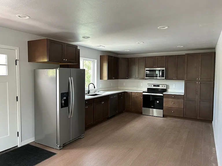2400 10th Ave #2 — Photo 3