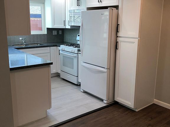3rd image of 3725 Arnold Ave #3