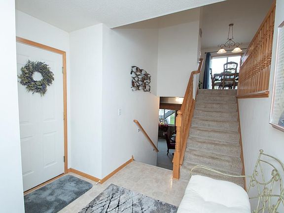3rd image of 38679 Holm Ave