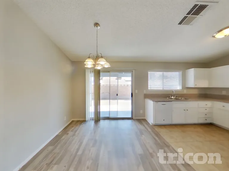 1833 Ridgefield Dr — Photo 4