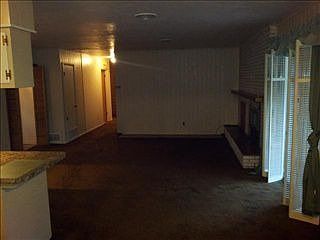 5th image of 614 W Hobbs St