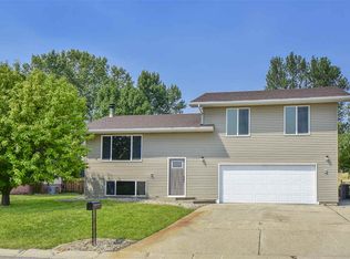 2300 Crescent Dr, Minot, ND 58703
