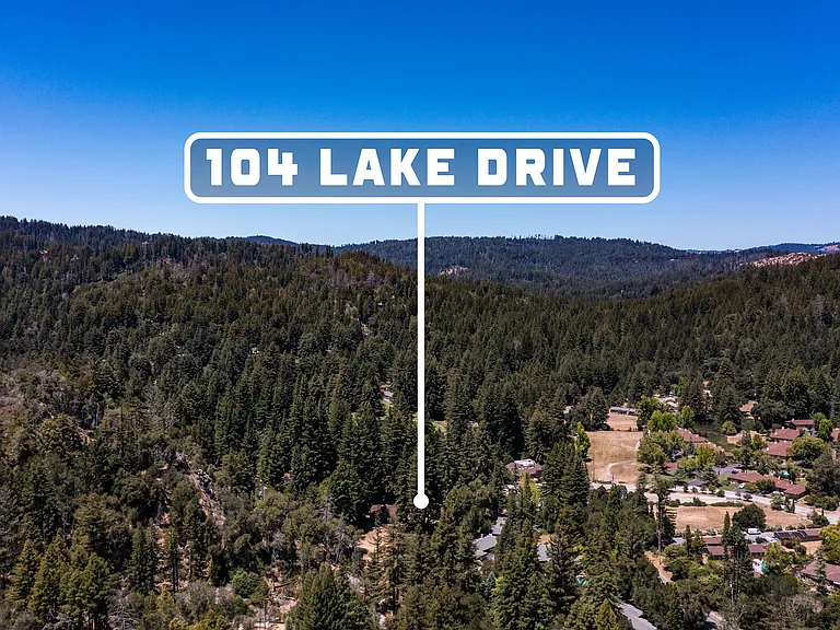 104 Lake Dr #3 — Photo 3